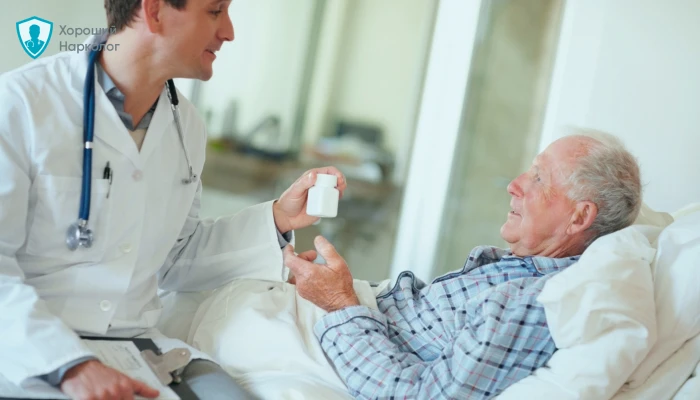 Врач готовит пациента к кодированию СИТ